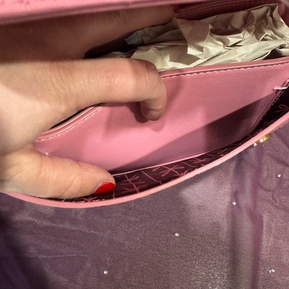 Betsey Johnson’s Pink Bow Embossed Women's Handbag Removable Crossbody Strap 🩷 - Picture 7 of 9